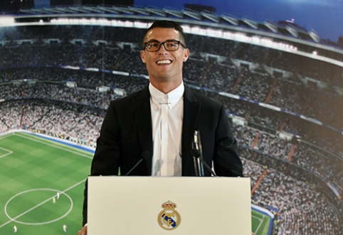 Parašą suraitęs C.Ronaldo: "Ši sutartis man nebus paskutinė"