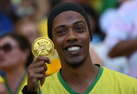 Ronaldinho planuoja tapti skandalingo politiko parankiniu