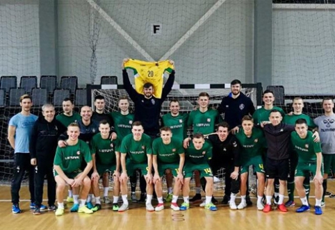 Prieš Lietuvos futsal rinktinės rungtynes – netikėtas brolių Lavrinovičių vizitas