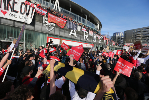 Prieš rungtynes su „Everton“ – masinis „Arsenal“ fanų protestas