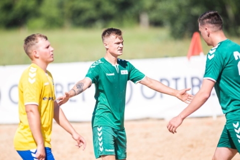 Birštone startavo Lietuvos paplūdimio futbolo čempionatas