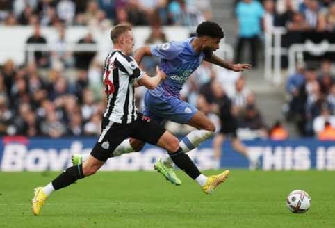 „Newcastle“ ir „Bournemouth“ pasidalino po tašką