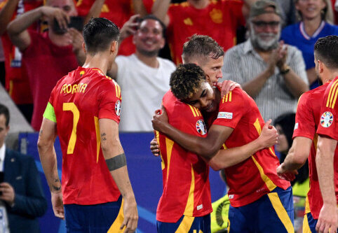 Fantastiškais įvarčiais pasižymėjusi Ispanija žengė į Europos čempionato finalą