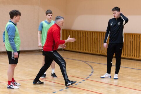 LFF futsal trenerių mokymuose žiniomis dalinosi specialistas iš Latvijos